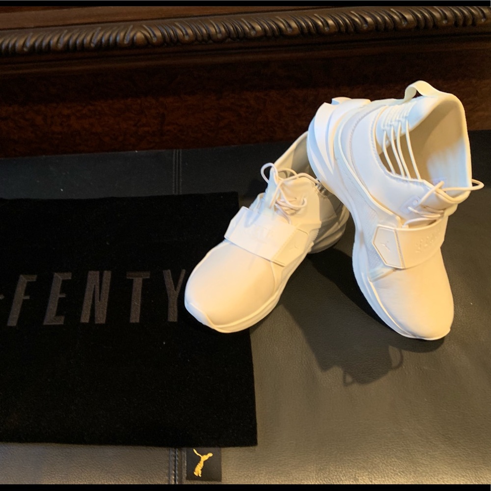 Fenty x Puma NWOT hi-top sneakers SZ 8